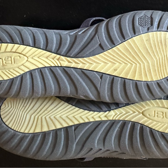 🌸JBU by Jambu🌸 grey sandals. - Picture 2 of 8